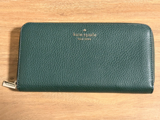 Kate Spade New York Green Pebbled Leather Wallet w/ Zipper, Card Slots