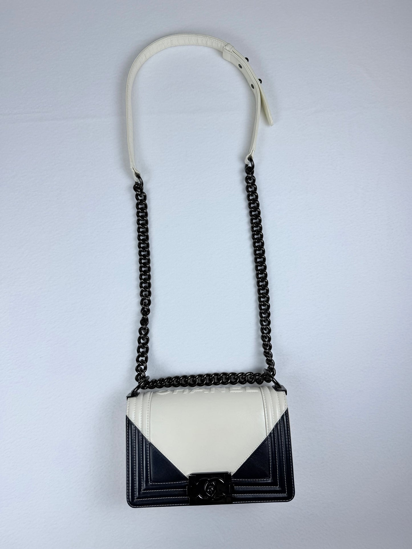 Authentic Chanel Boy Handbag Black & White Leather Ruthenium Hardware