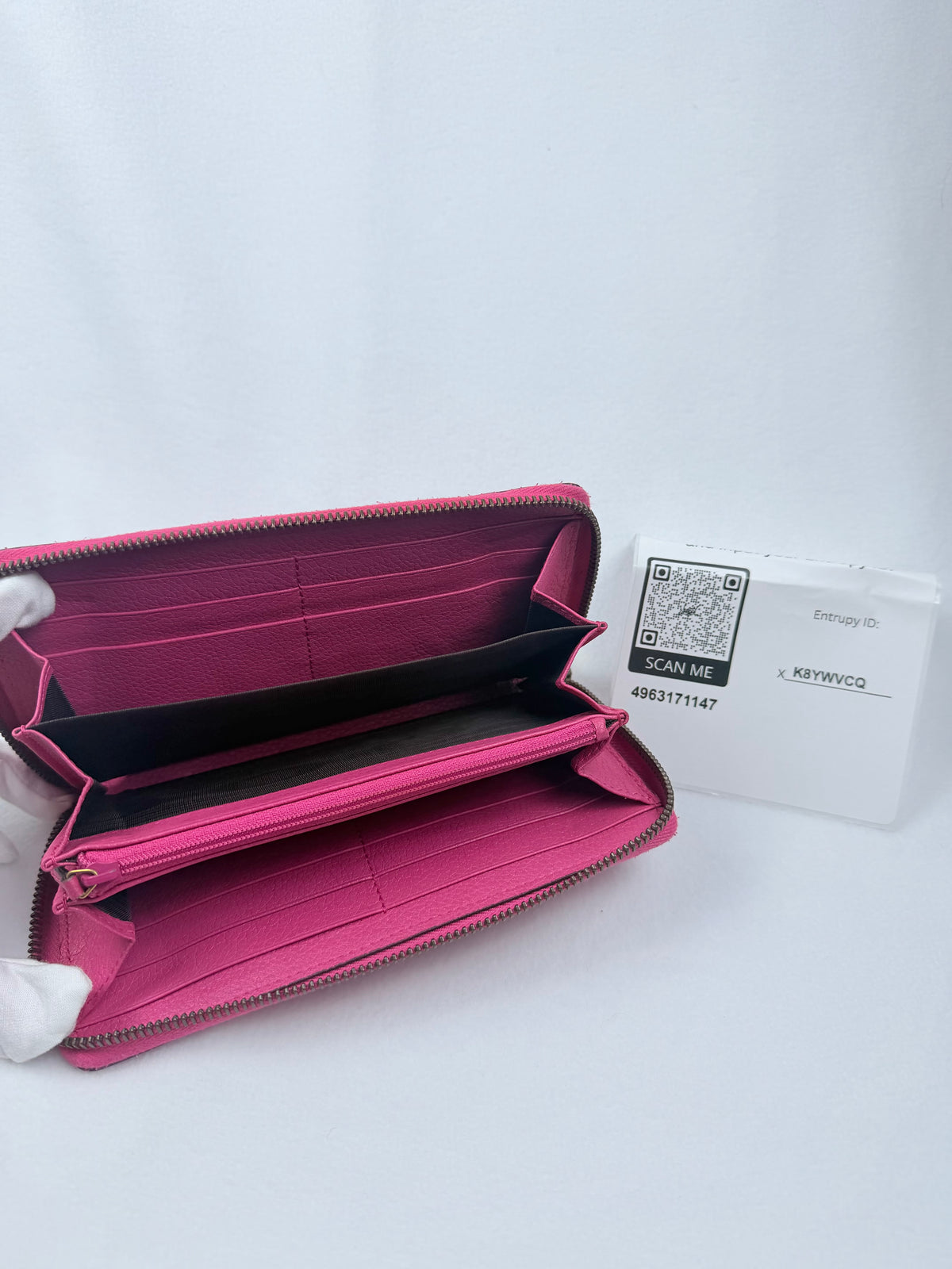 GUCCI Vintage Logo Pink Leather ZipAround Long Wallet Signature Stripe