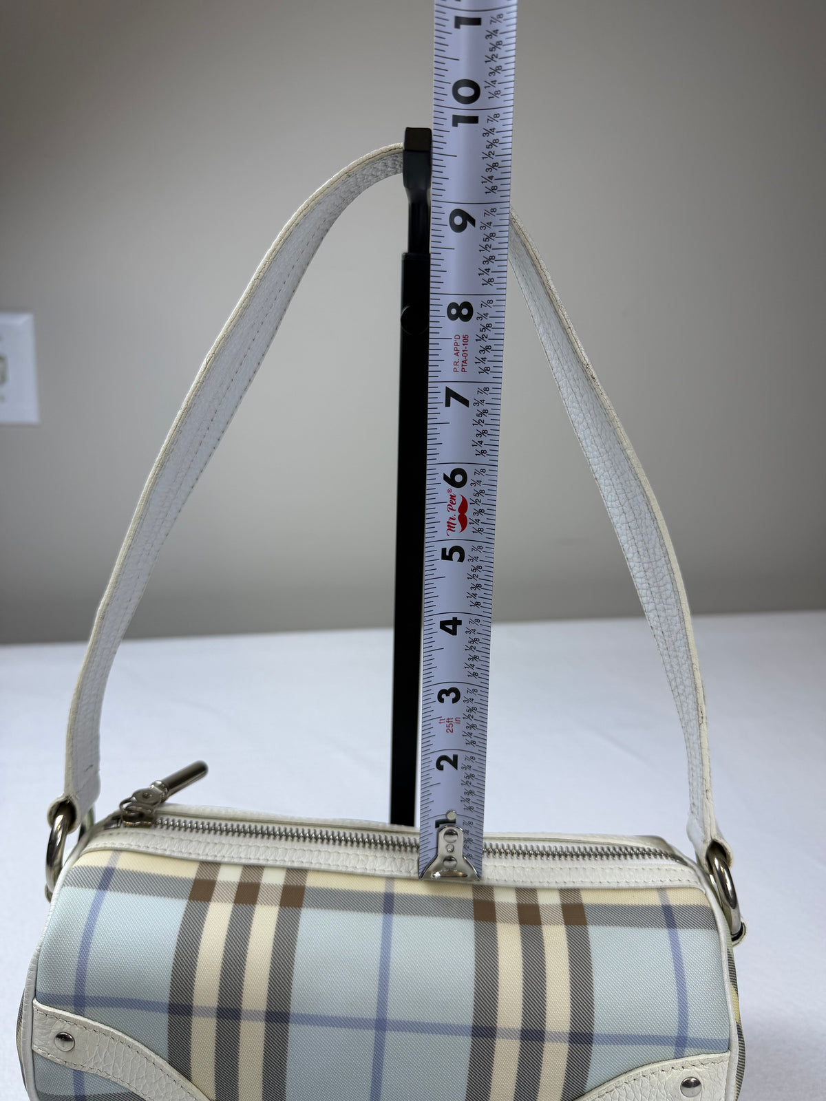 Authentic Vintage Burberry Blue Check Canvas White Leather Barrel Shoulder Bag