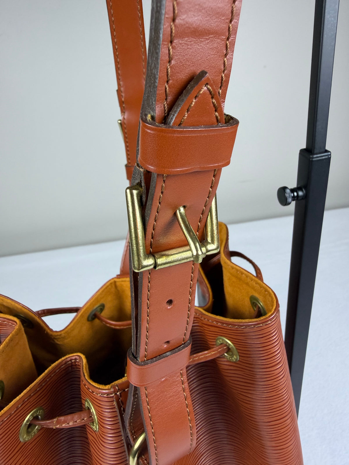 Louis Vuitton Epi Leather Vintage Noé Bucket Bag Brown Cognac Shoulder Bag 1993