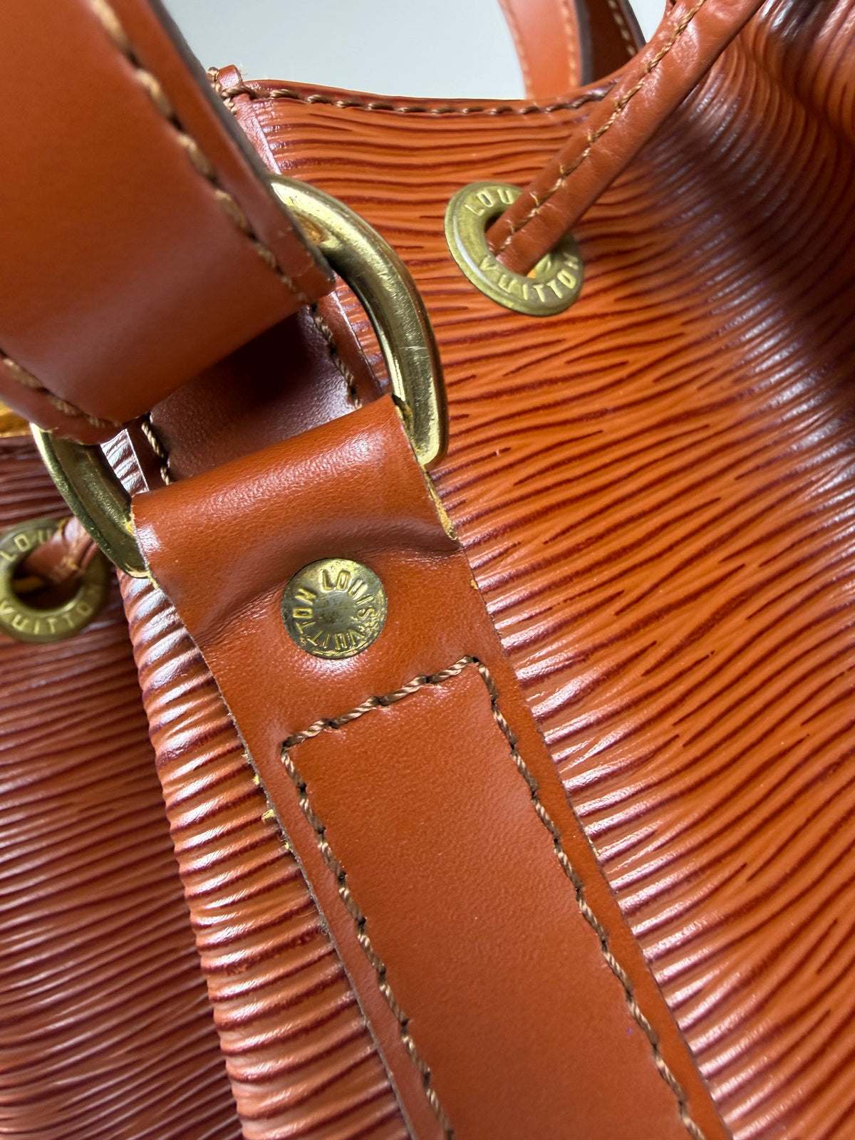 Louis Vuitton Epi Leather Vintage Noé Bucket Bag Brown Cognac Shoulder Bag 1993