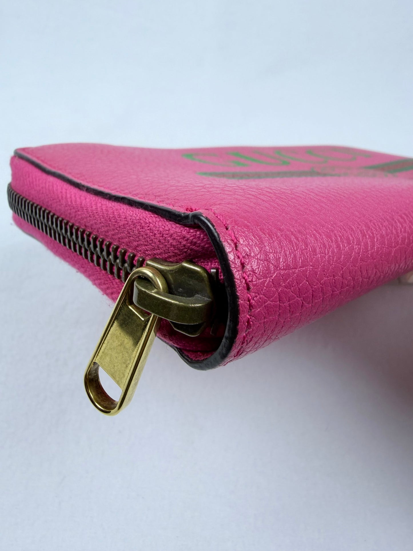 GUCCI Vintage Logo Pink Leather ZipAround Long Wallet Signature Stripe