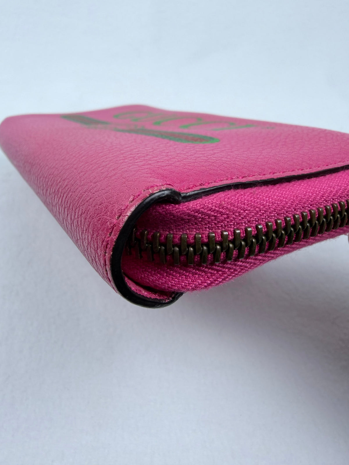 GUCCI Vintage Logo Pink Leather ZipAround Long Wallet Signature Stripe