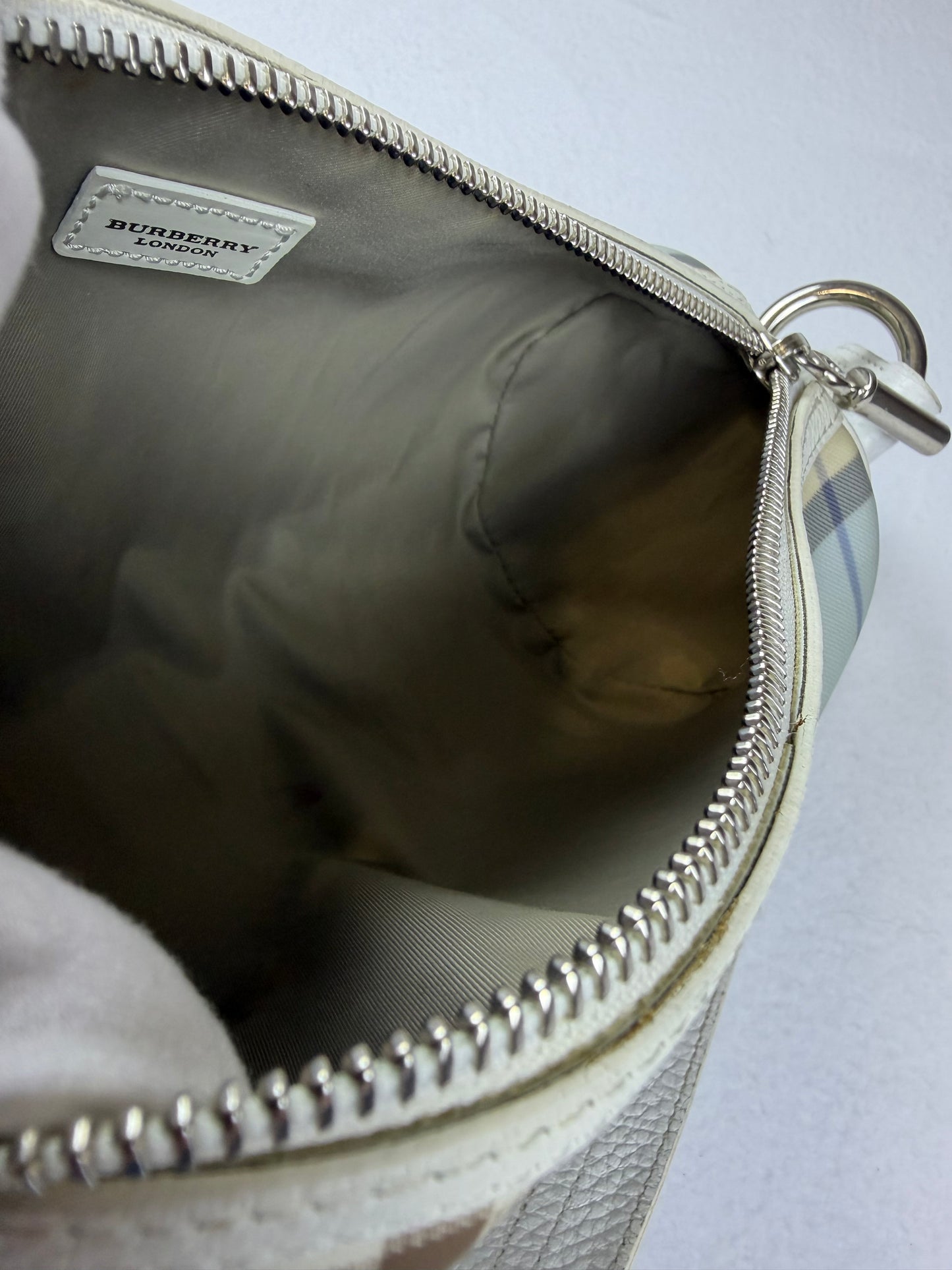 Authentic Vintage Burberry Blue Check Canvas White Leather Barrel Shoulder Bag