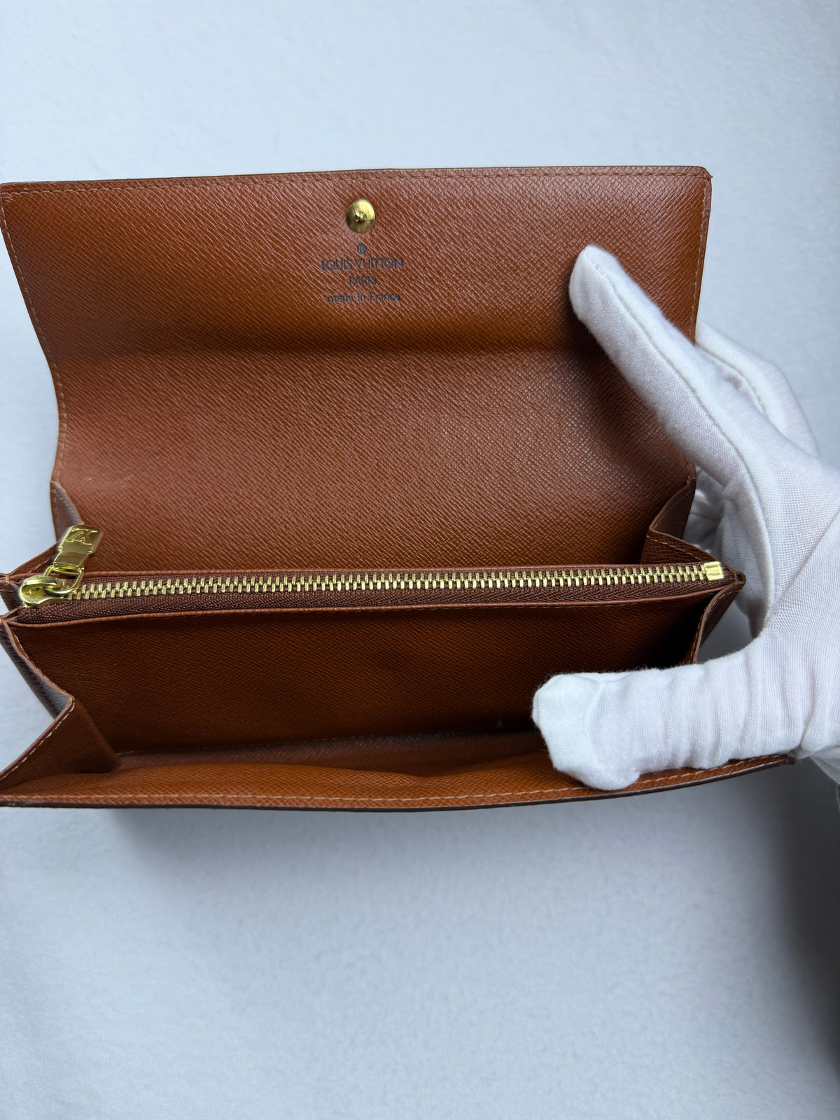 Louis Vuitton Monogram Sarah Wallet with Box & Dust bag, Unbranded Chain