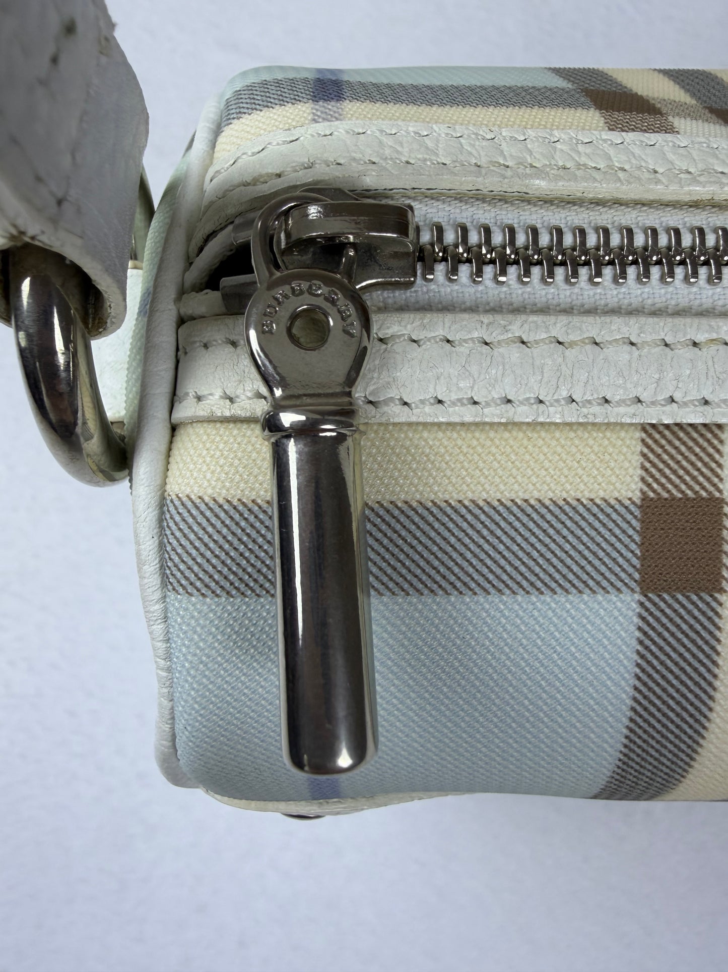 Authentic Vintage Burberry Blue Check Canvas White Leather Barrel Shoulder Bag