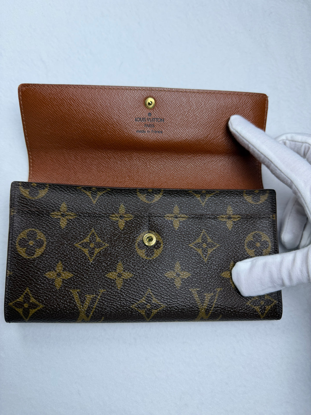 Louis Vuitton Monogram Sarah Wallet with Box & Dust bag, Unbranded Chain