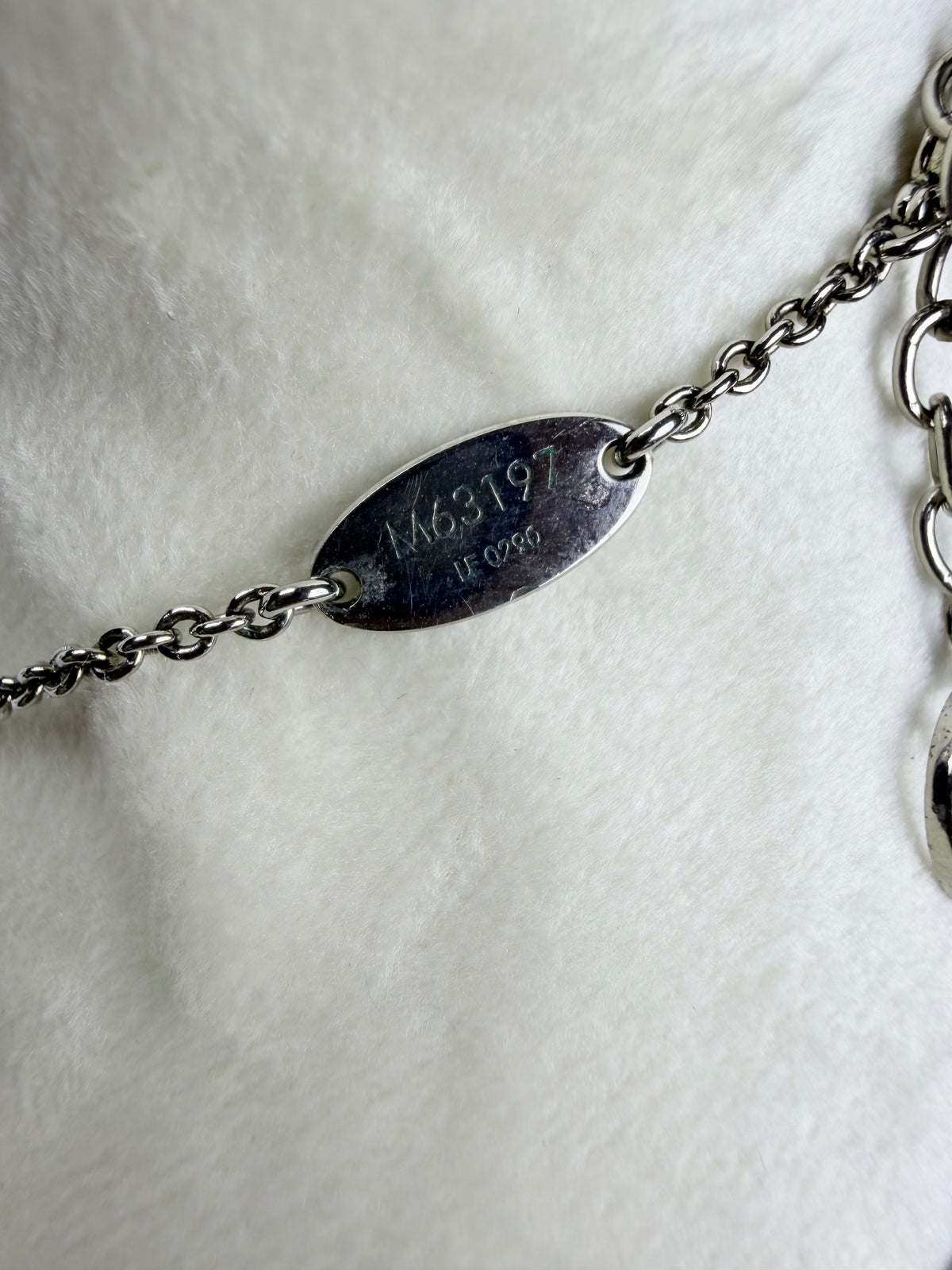 Louis Vuitton Essential V Silver-Tone Necklace M63197 - LV Pendant Designer Jewelry