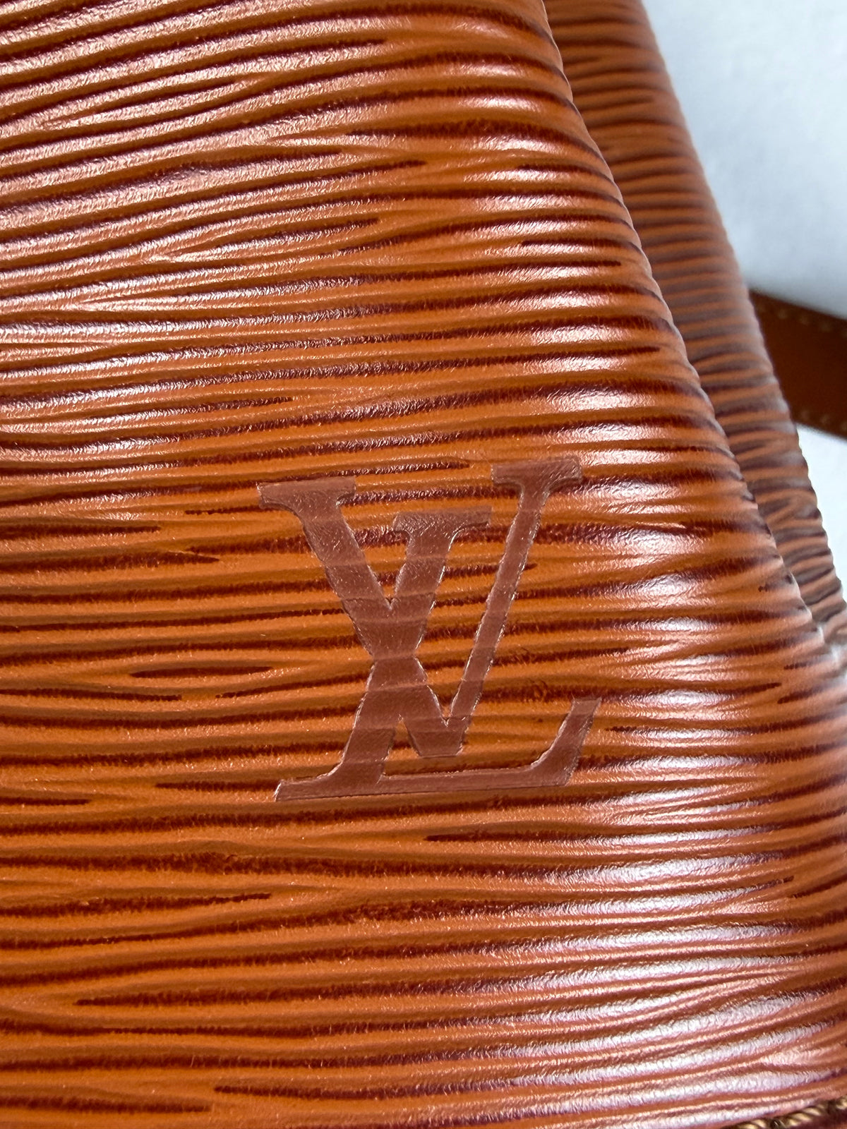 Louis Vuitton Epi Leather Vintage Noé Bucket Bag Brown Cognac Shoulder Bag 1993