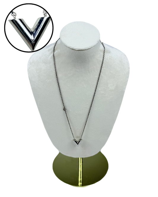 Louis Vuitton Essential V Silver-Tone Necklace M63197 - LV Pendant Designer Jewelry